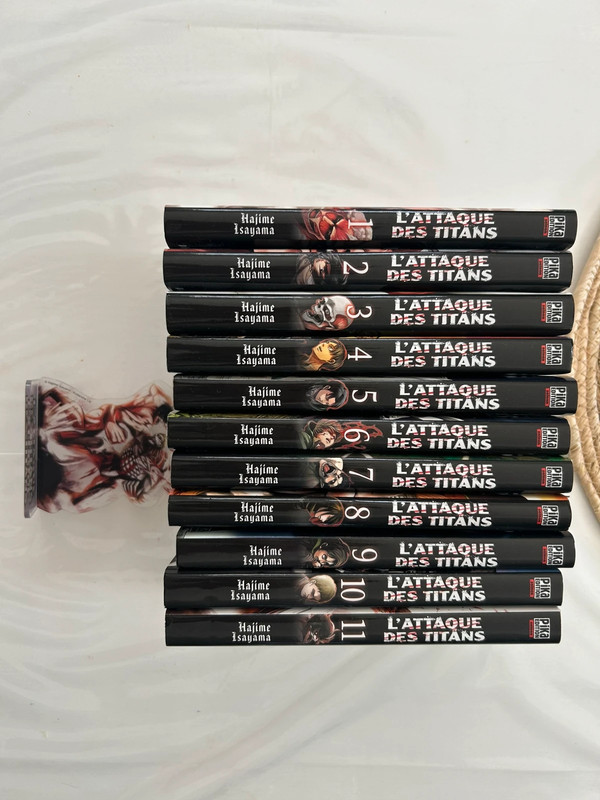 L’attaque des titans 1 a 11 + standee