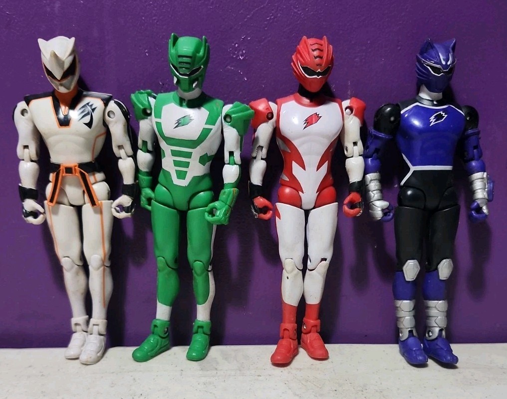 Lotto di 4 figurine Power Rangers Jungle Fury 