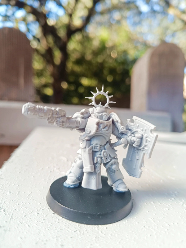 Teniente con escudo tormenta Miniaturas Resina Marines