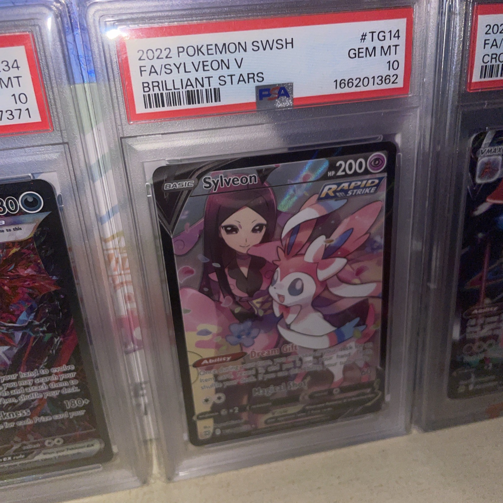 2022 POKEMON SPADA E SCUDO STELLE BRILLANTI #TG14 FULL ART/SYLVEON V PSA 10