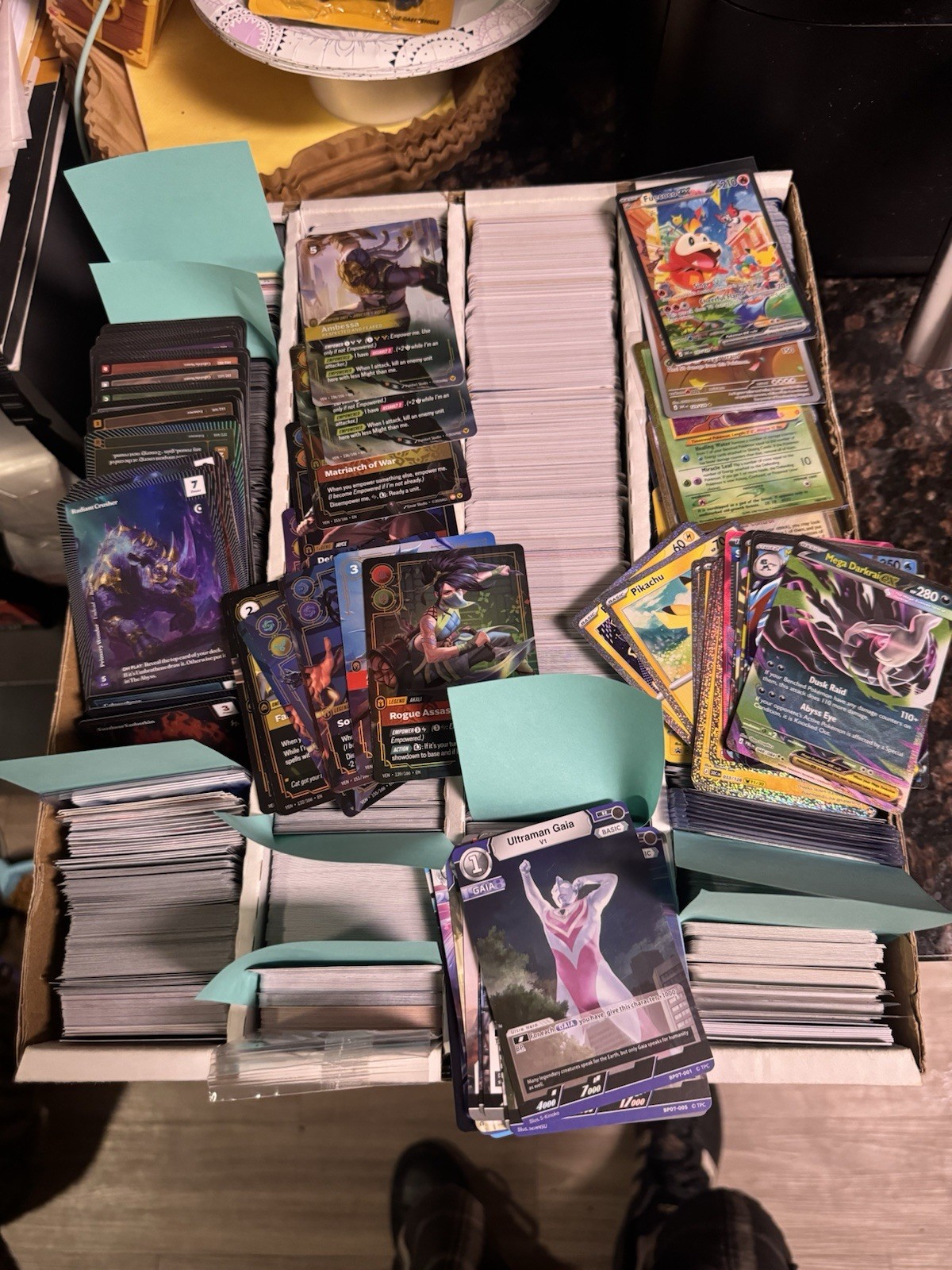 Enorme lotto carte miste TCG non sportive Pokémon pezzo unico anime foil collezione sfusa