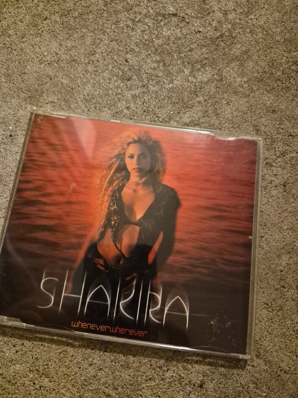 Single "Whenver Wherever" von Shakira