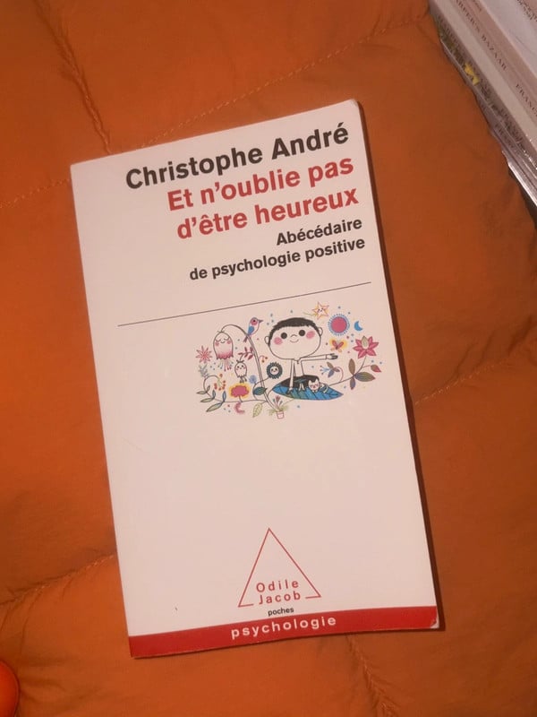 Livre et n’oublie pas d’être heureux