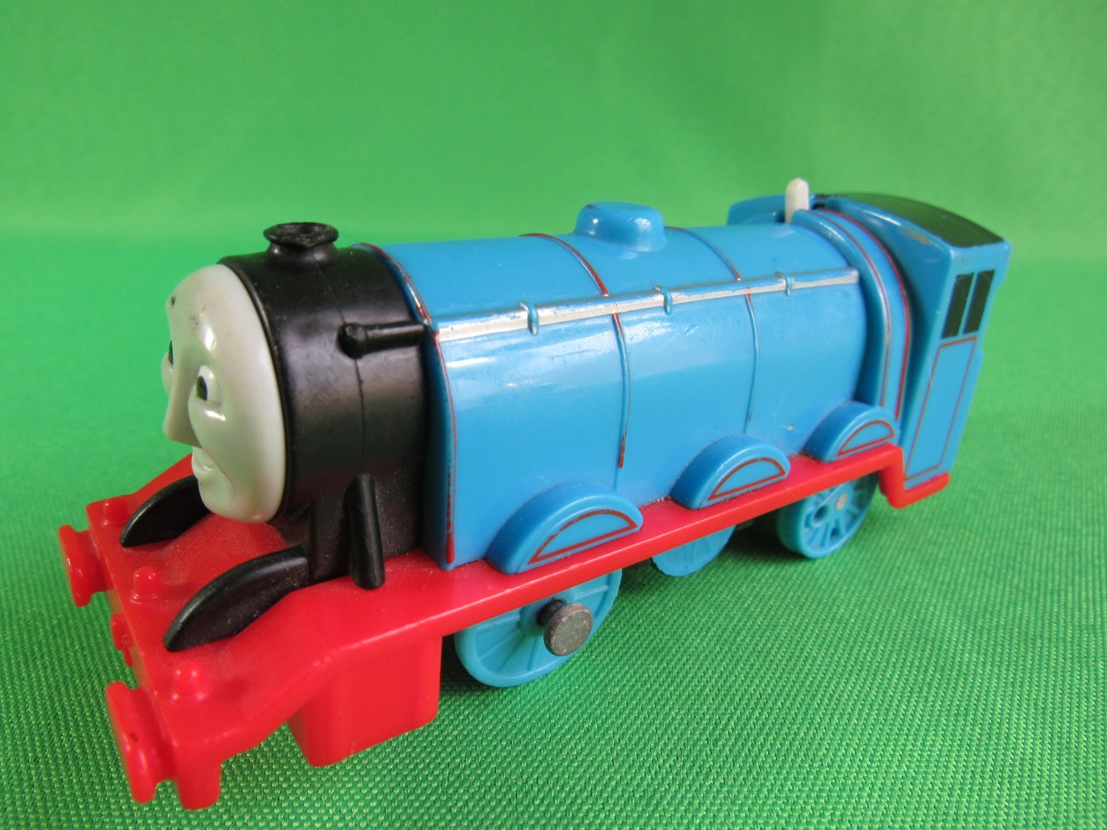 Motorized Thomas Trackmaster Tank Engine 2013 - PARTS ONLY NOT WORKING
