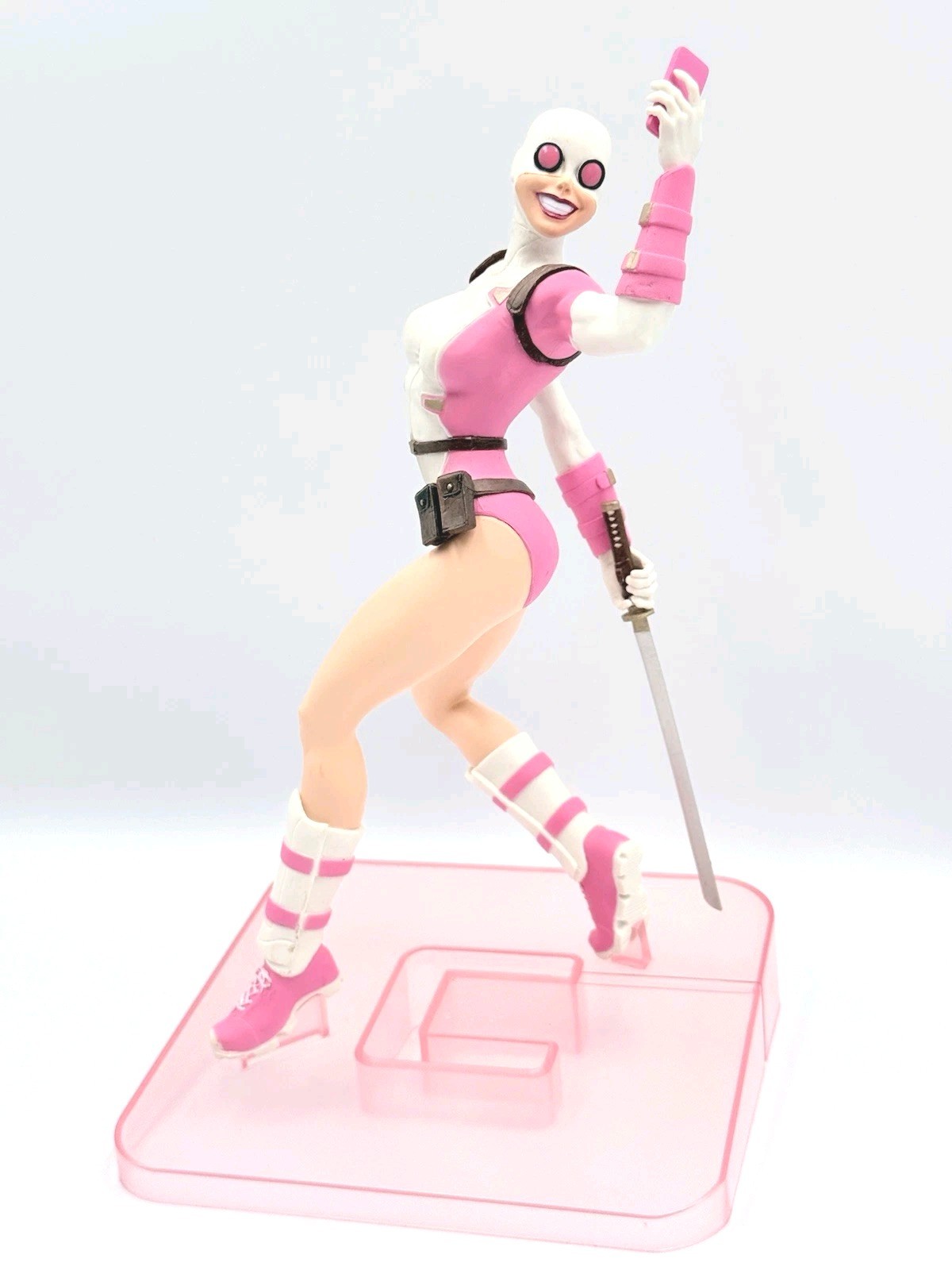Diamond Select Gwenpool pvc Gallery statue used
