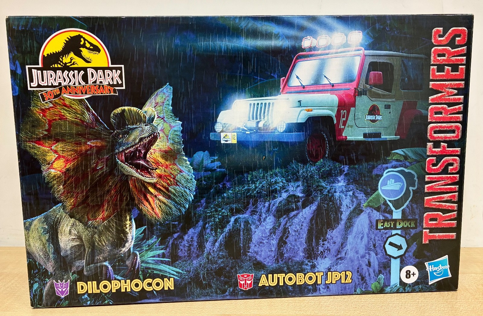 Transformers X Jurassic Park - Action figure Dilophocon & Autobot JP12 **Nuovo**