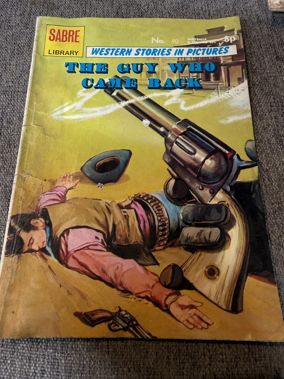VINTAGE SABRE LIBRARY WESTERN COMIC NUMBER 90 THE GUY WHO CAME BACK