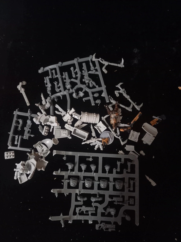 Warhammer 100 bitz tau empire necron forgeworld astra militarum