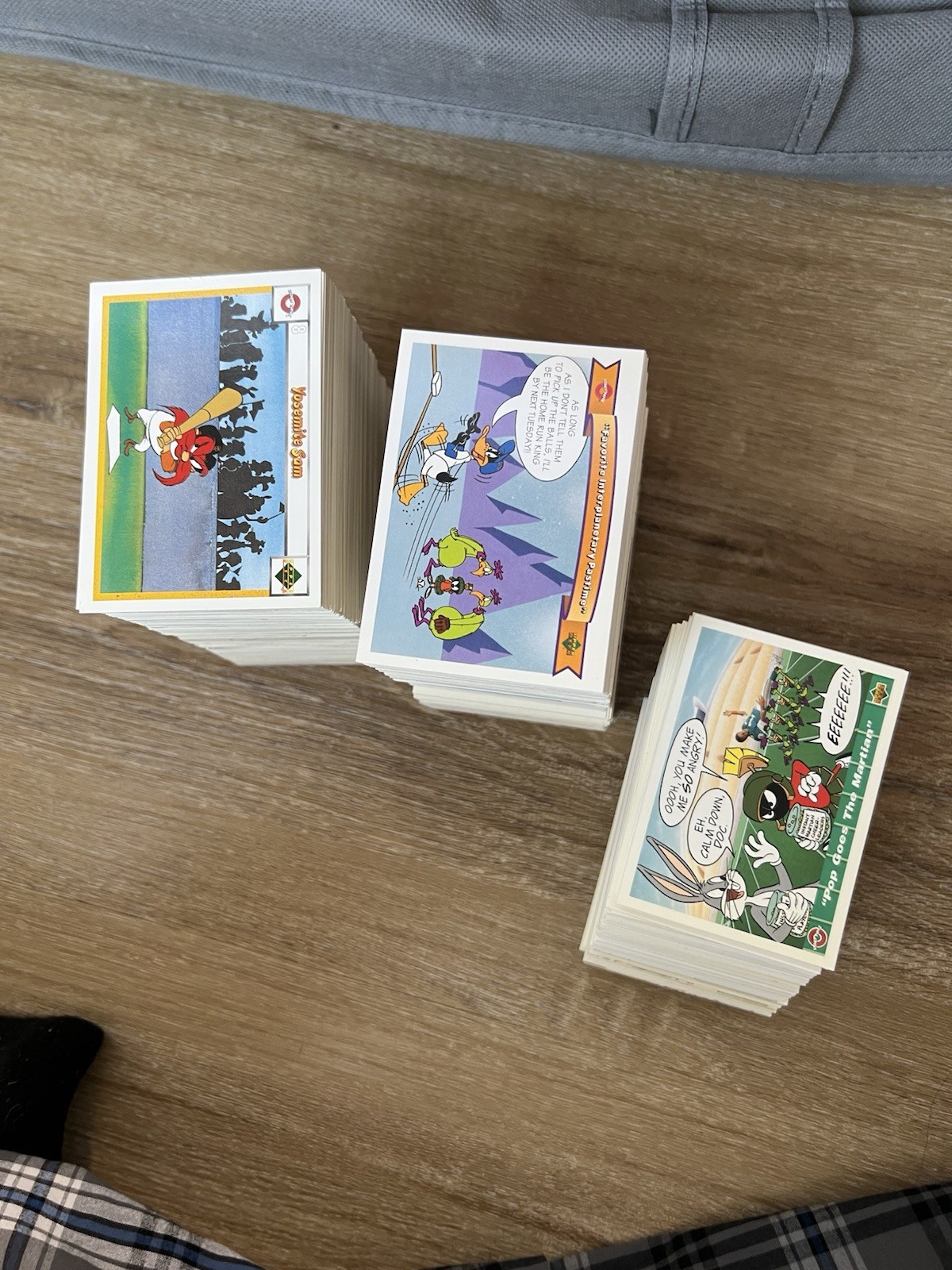 Lotto 700+ carte baseball e calcio Looney Tunes in ottime condizioni!