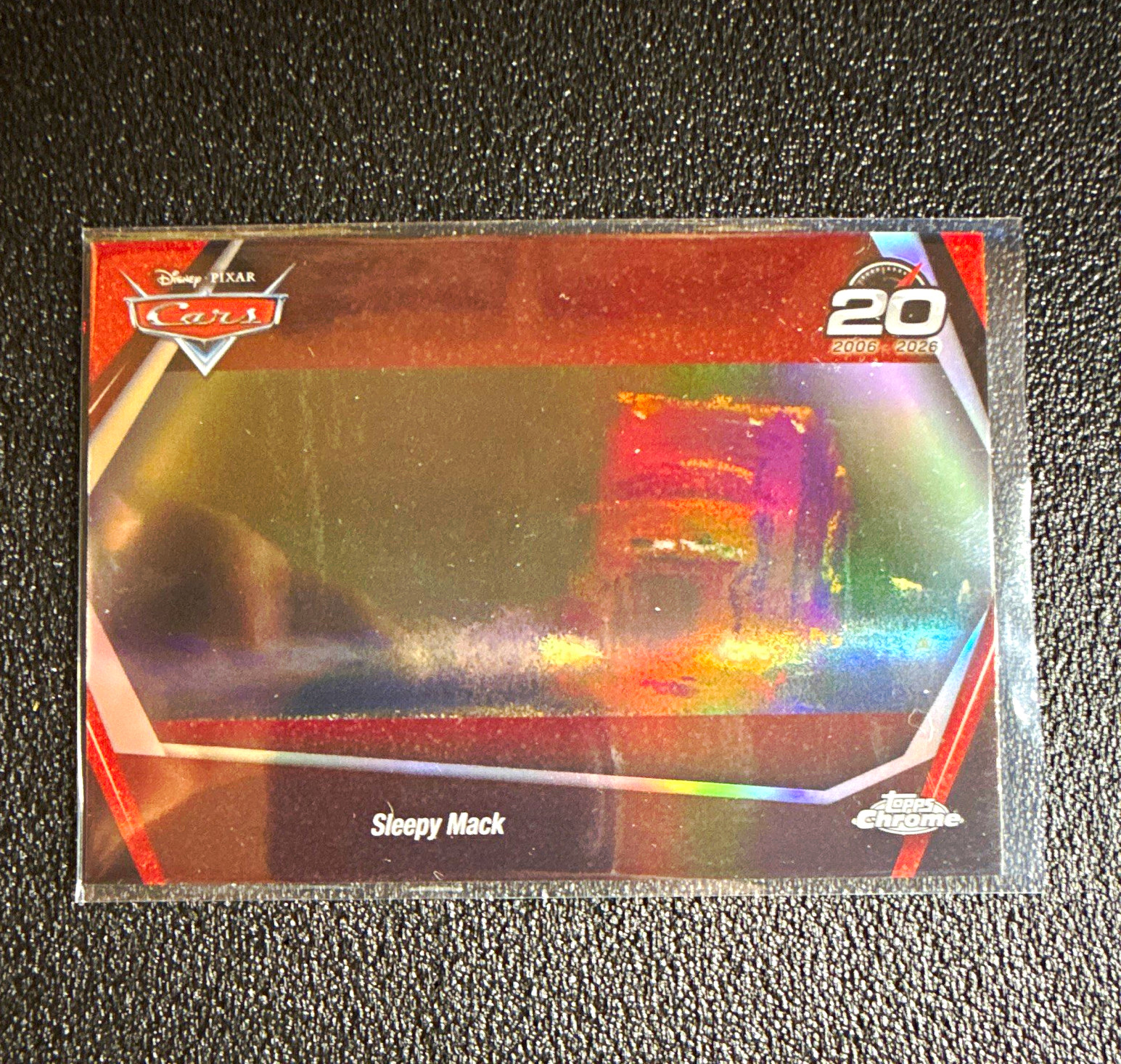2026 Topps Disney Cars 20th Anniversary Sleepy Mack CRS-2 carta collezionabile rifrattore