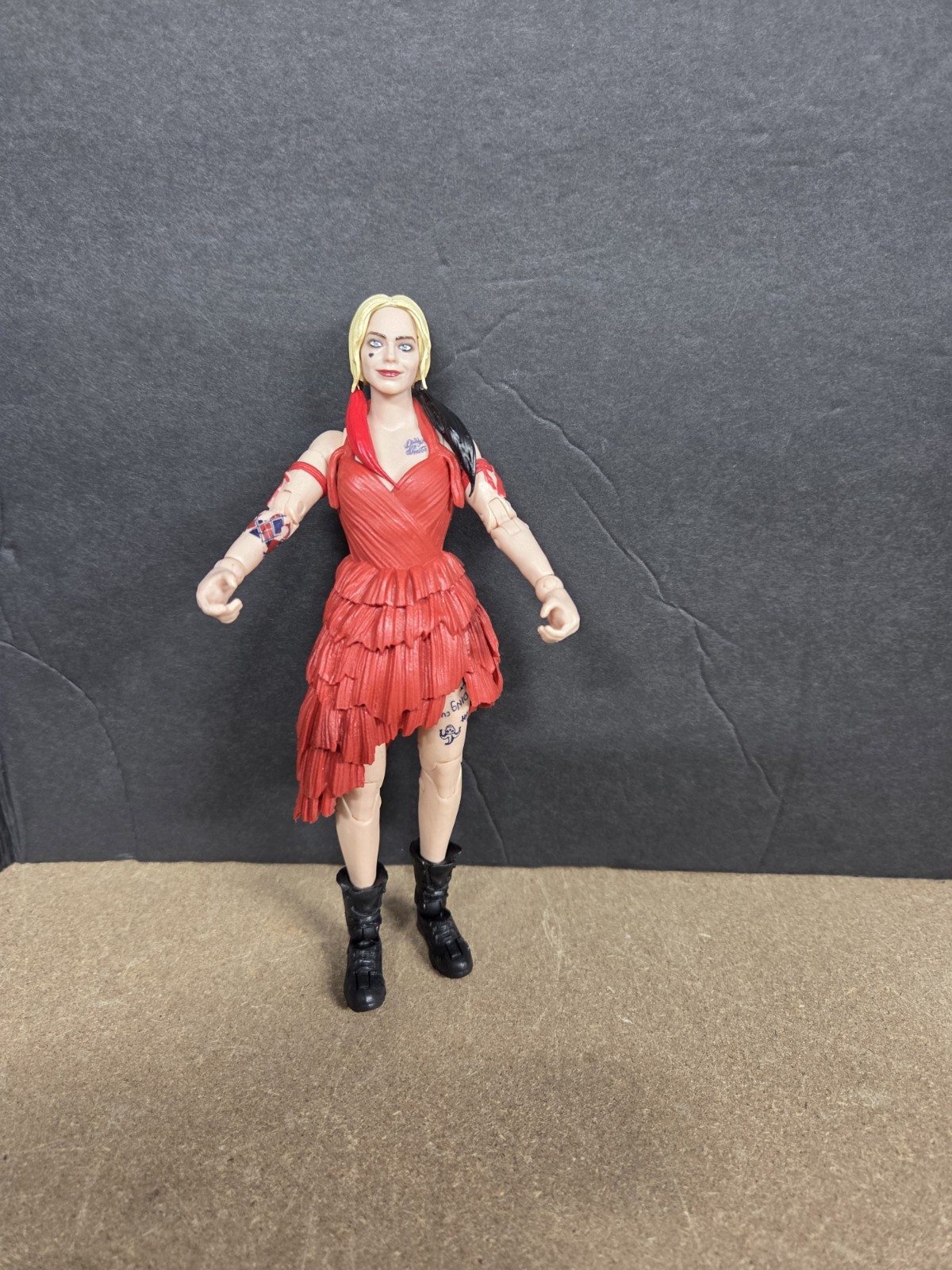 McFarlane Toys DC Multiverse Harley Quinn (film Suicide Squad) - senza accessori