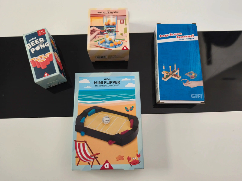 Lot de 4 mini-jeux de société / jeux de table – État Neuf