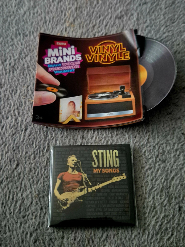 Zuru Mini Brands Vinyl Sting