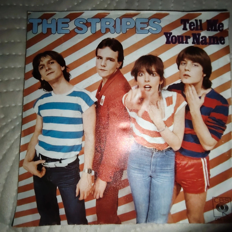 The Stripes mit dem Titel „Tell Me Your Name
