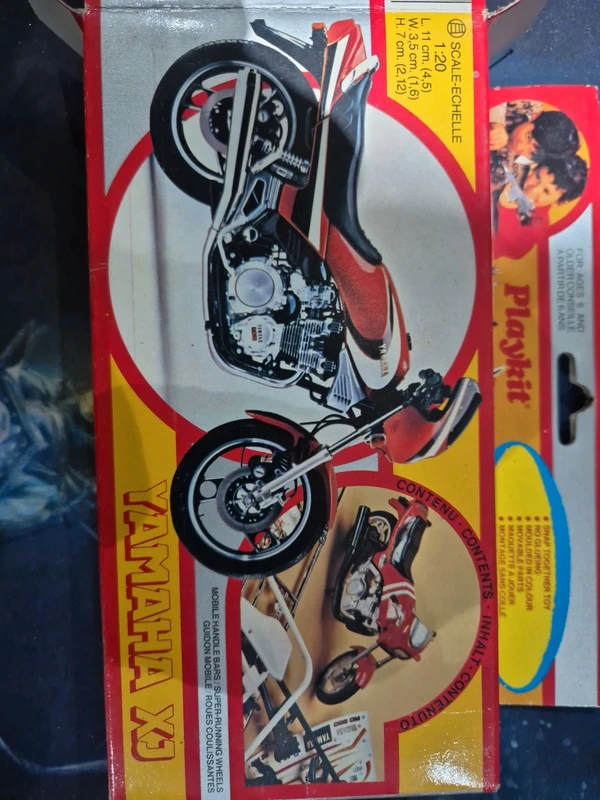 Maquette Vintage Moto Yamaha XJ 1:20   Playkit (Années 80)  Neuf en boîte