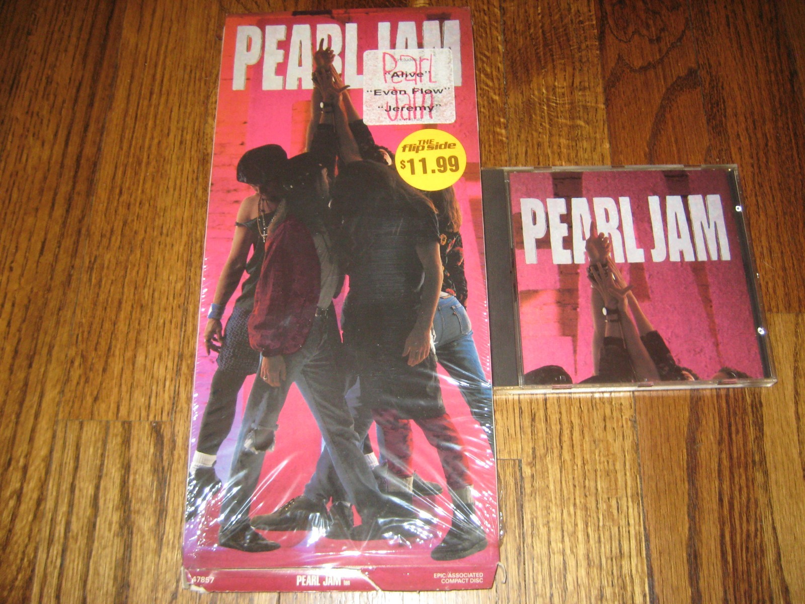 Pearl Jam Ten Longbox and Cd Rare Eddie Vedder Jeremy Even Flow Alive