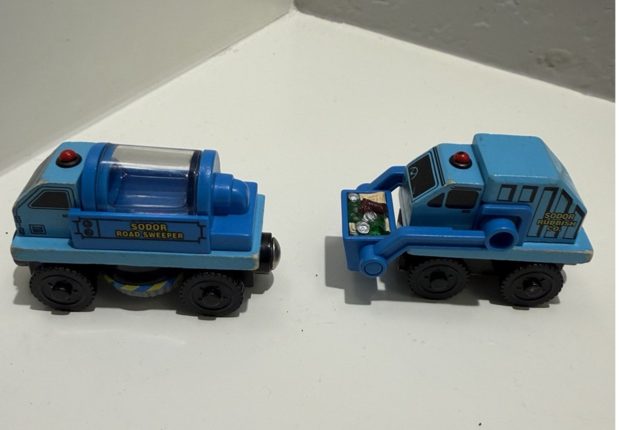 Lotto completo spazzatrice stradale Thomas ferrovia legno Sodor equipaggio strada camion spazzatura