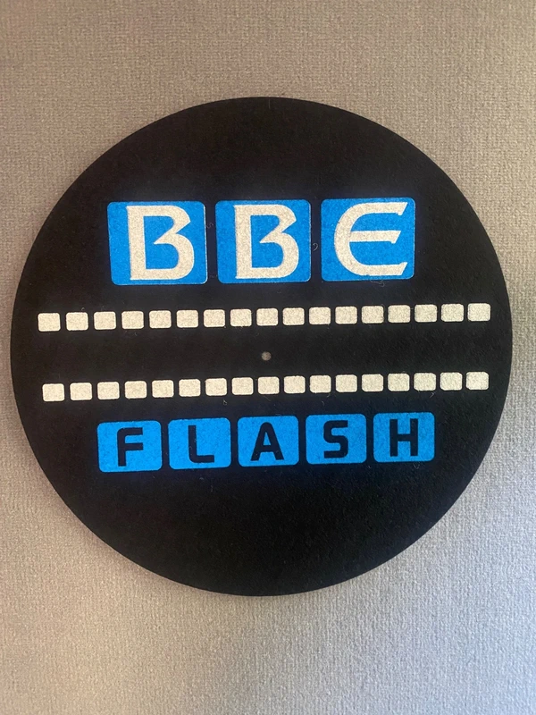 1 Feutrine "BBE" (Flash) pour platine vinyle (Slipmat)
