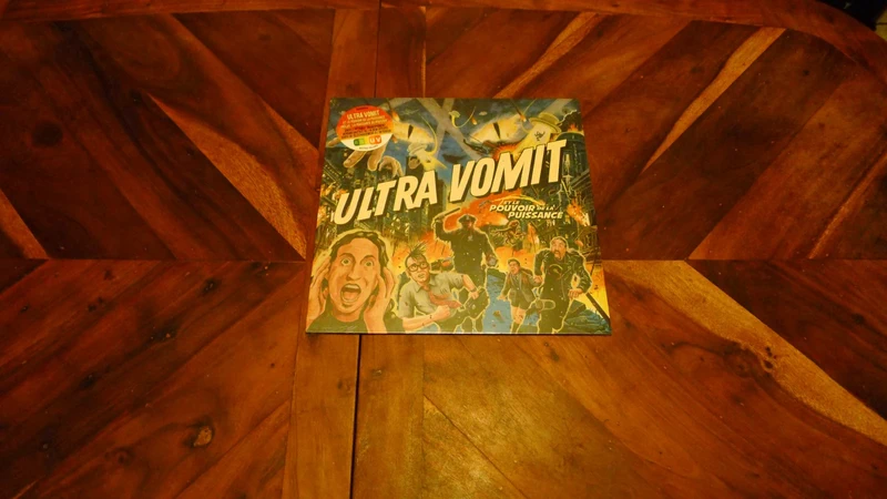 Ultra Vomit  - Ultra Vomit et le Pouvoir de la Puissance (Vinyle Pétrole Transparent)