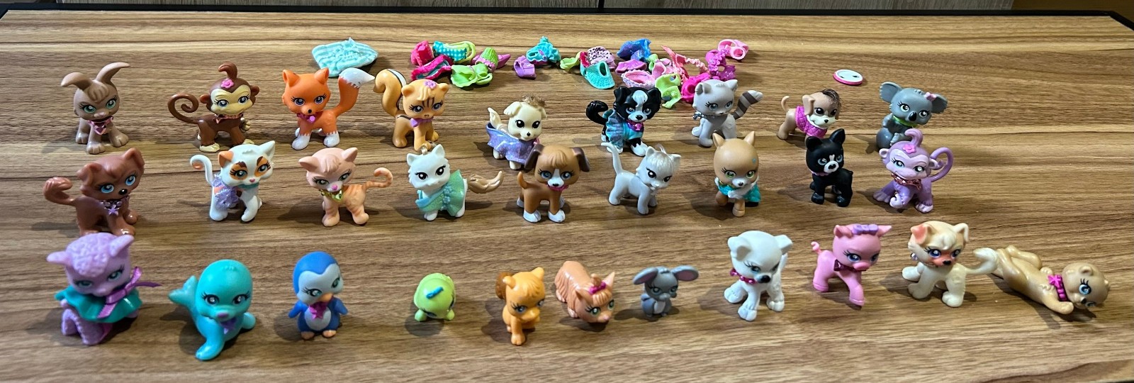 Lotto 29 Sparkling Eyes Pets 2004-2005 + 15 Accessori – Collezione Completa
