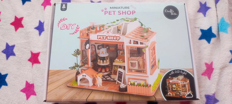Tienda de mascotas DIY con LED