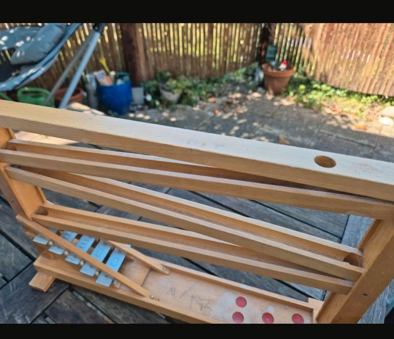 Holz- Murmelbahn mit Tonleiter, 42x28x11