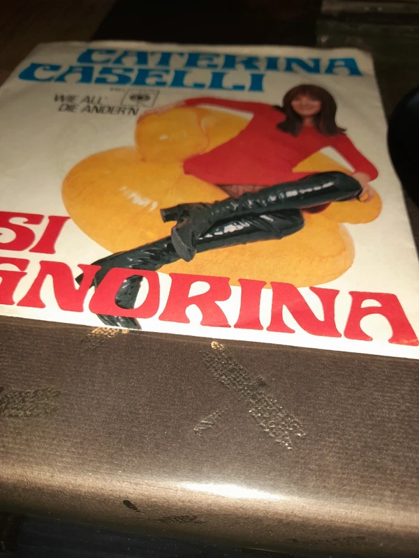 Vendo bel 45 giri Caterina Caselli si si signorina CBS