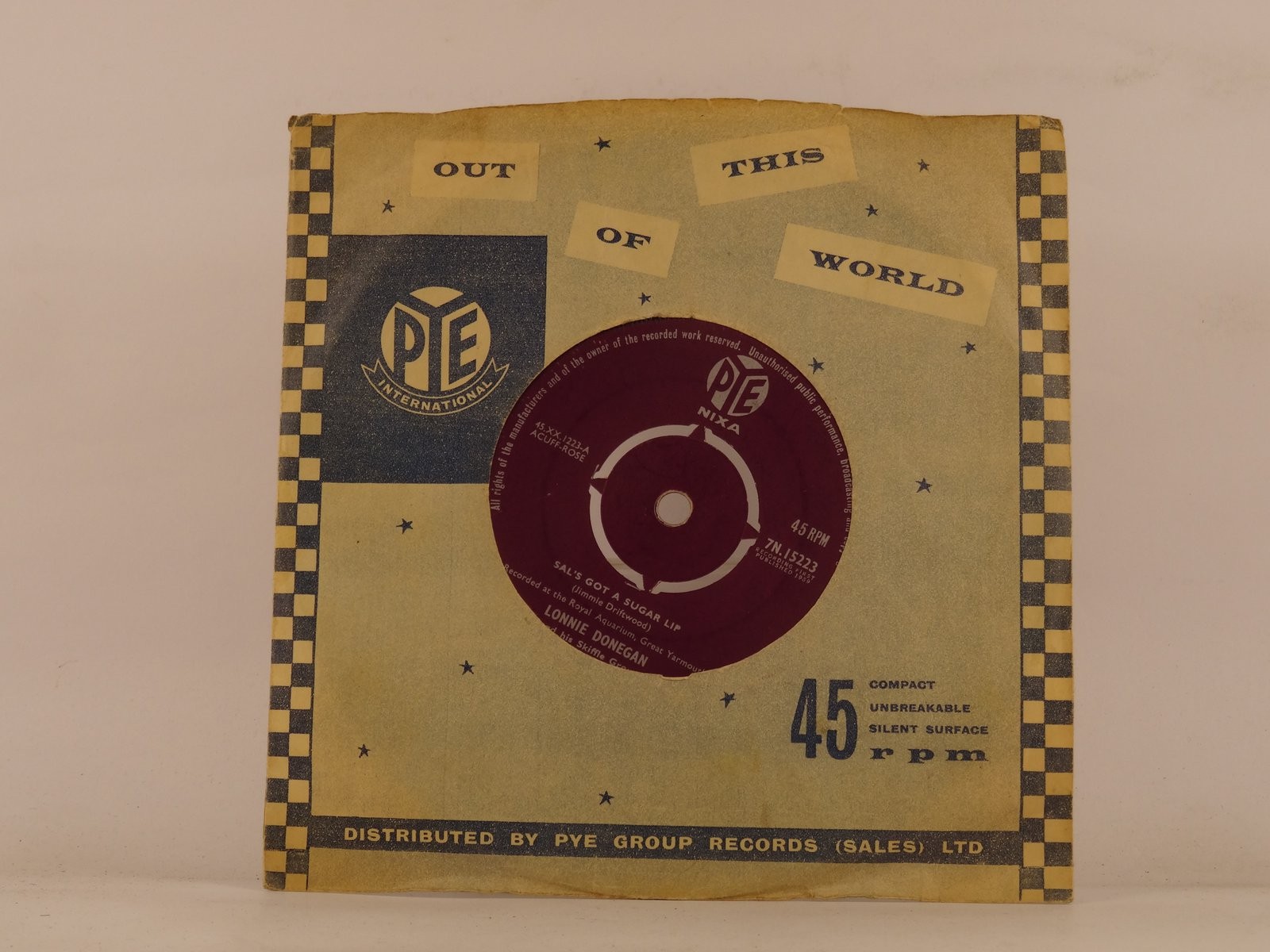 LONNIE DONEGAN SAL'S GOT A SUGAR LIP/CHESAPEAKE BAY (128) 2 Track 7" Single incl