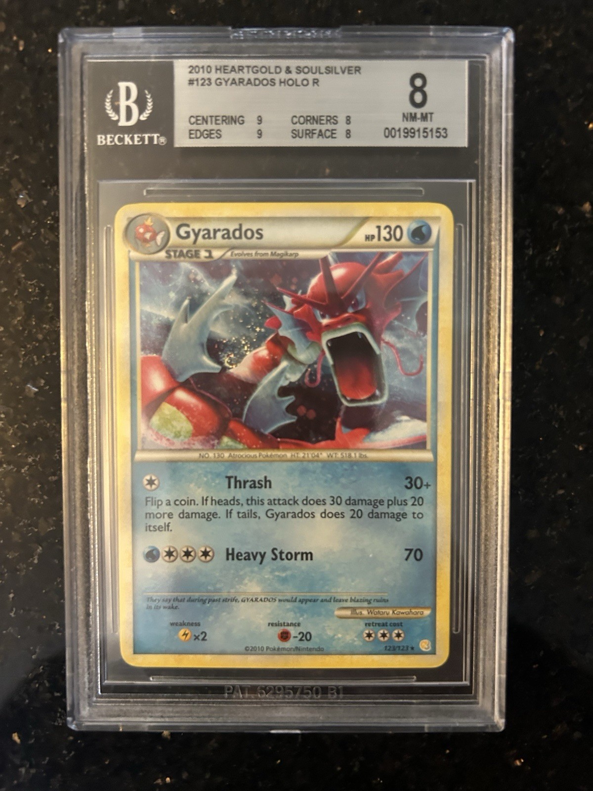 BGS 8 2010 Pokemon HGSS 123/123 Gyarados (Rosso) Holo Raro SWIRL Inglese