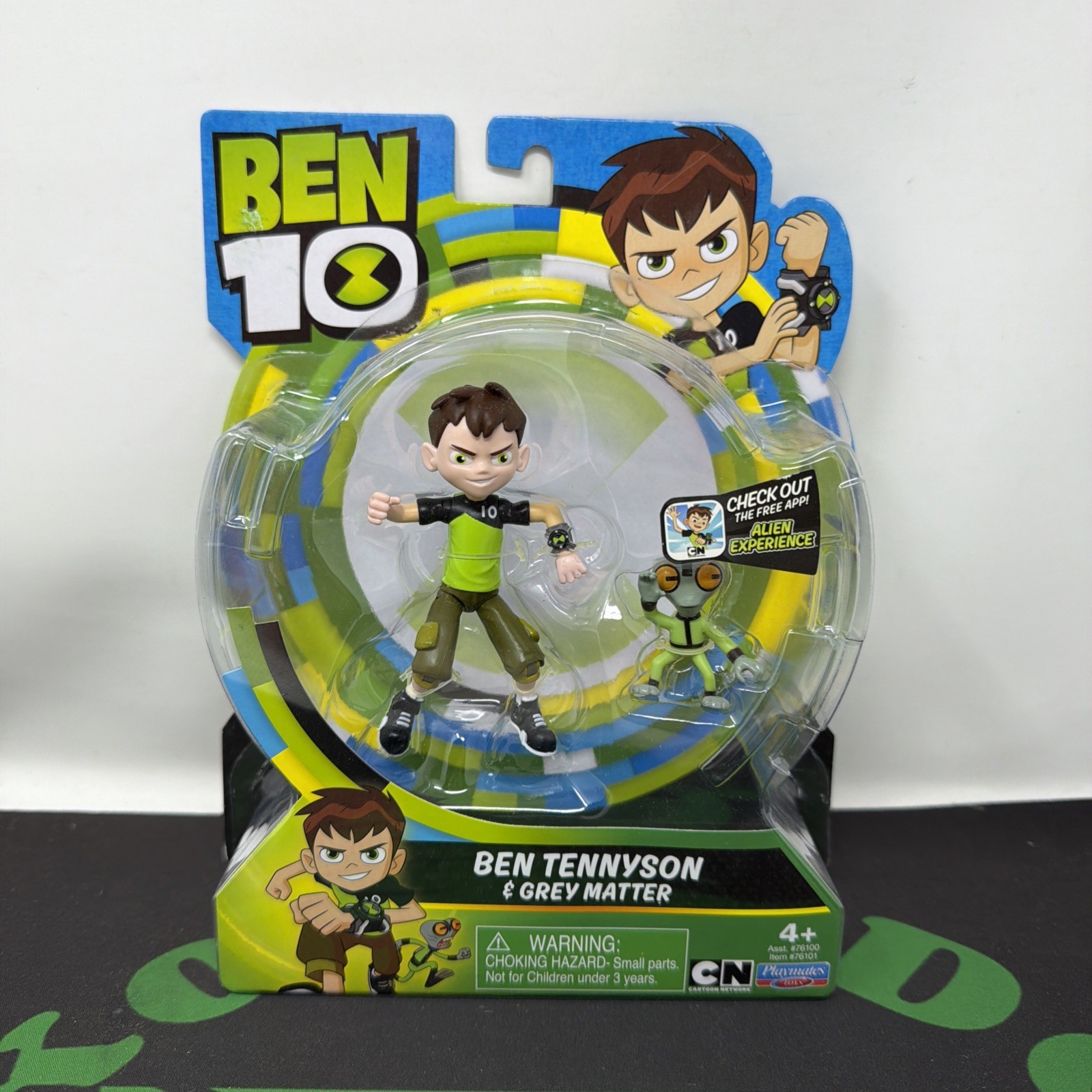 Ben 10 Ben Tennyson & Grey Matter 4" Action Figure Playmates New Damaged