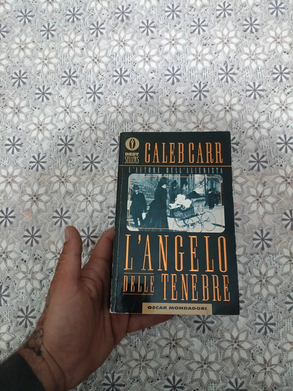 L'angelo delle tenebre oscar Mondadori
