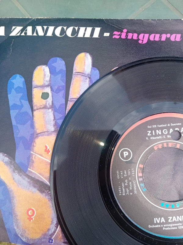 Dischi vinile 45 giri Iva zanicchi zingara un fiume amaro Massimo Ranieri erba di casa mia