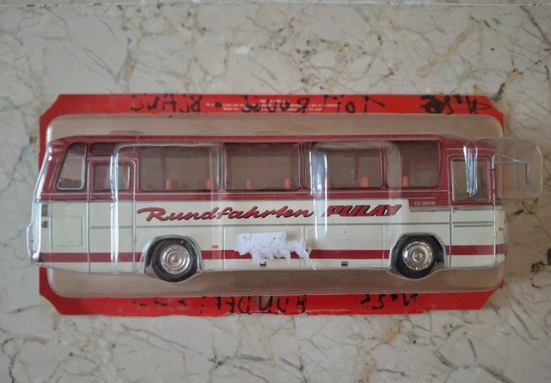 Autobus bus Mercedes Benz O302 10-R año 1972 a 1/43 Hachette