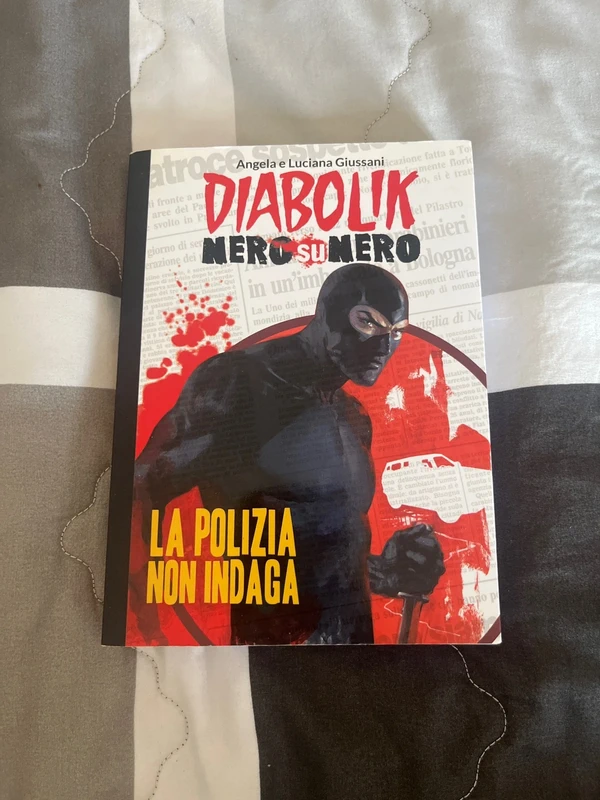 Fumetto Diabolik Nero su Nero Vol. 1 - La polizia non indaga (Gazzetta)