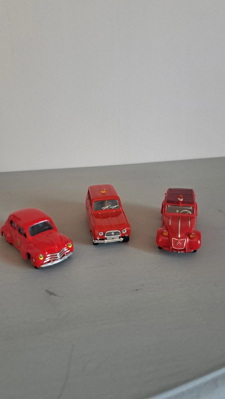 3 véhicules pompiers miniatures – 2CV 1955, Renault 4L et 4CV