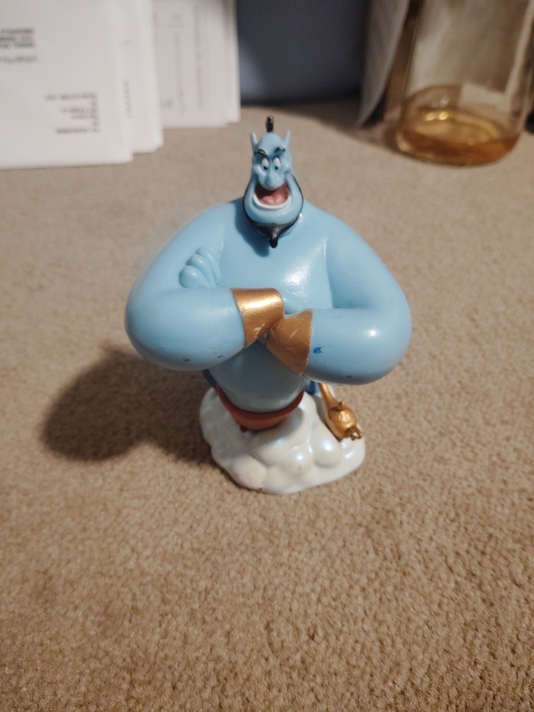 Disney Store Aladdin Genio Figura Giocattolo 4” Cake Topper Su Nuvola con Lampada PVC