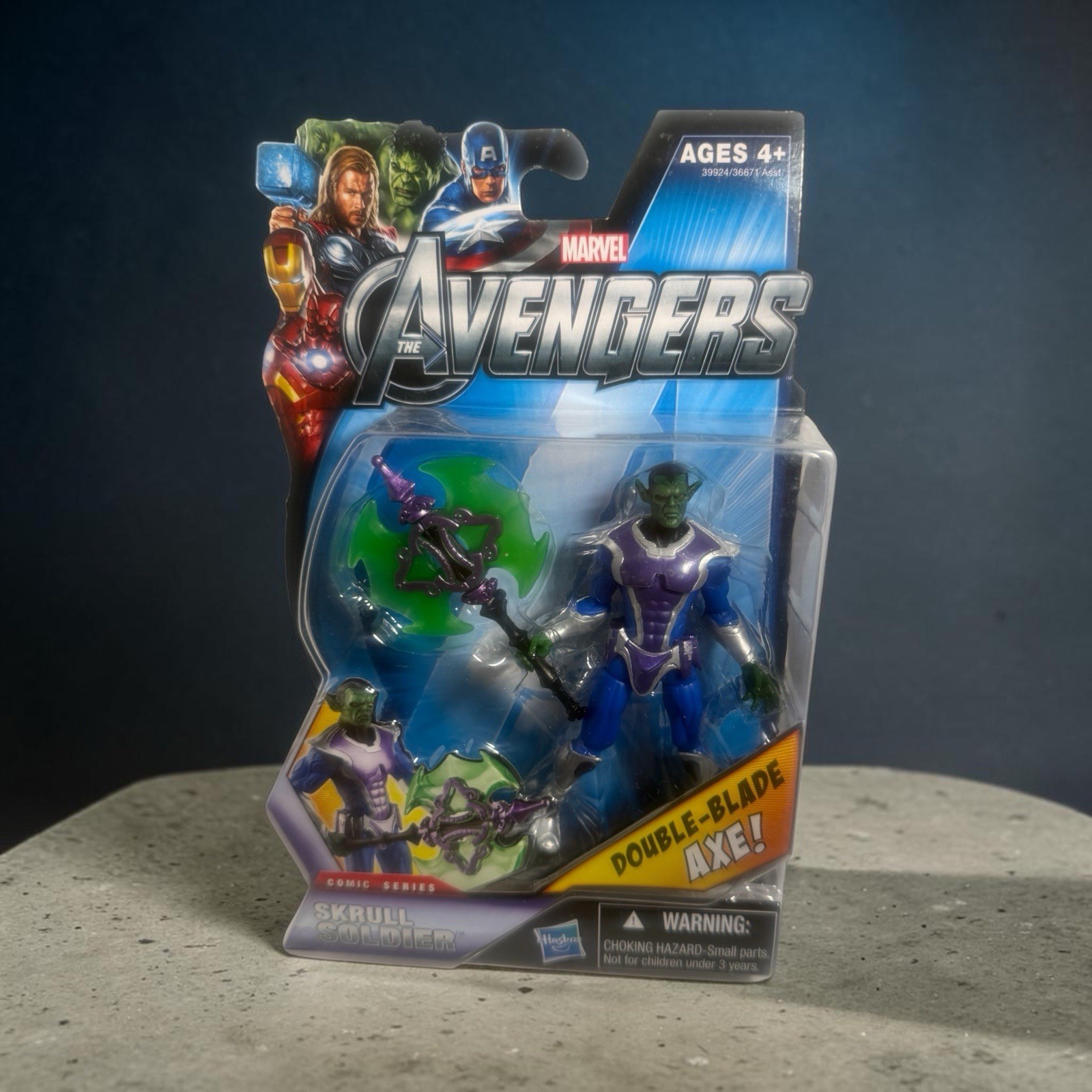 Nuovo Hasbro Marvel Avengers SKRULL SOLDATINO 3,75" Modellino #15 Ascia 2001