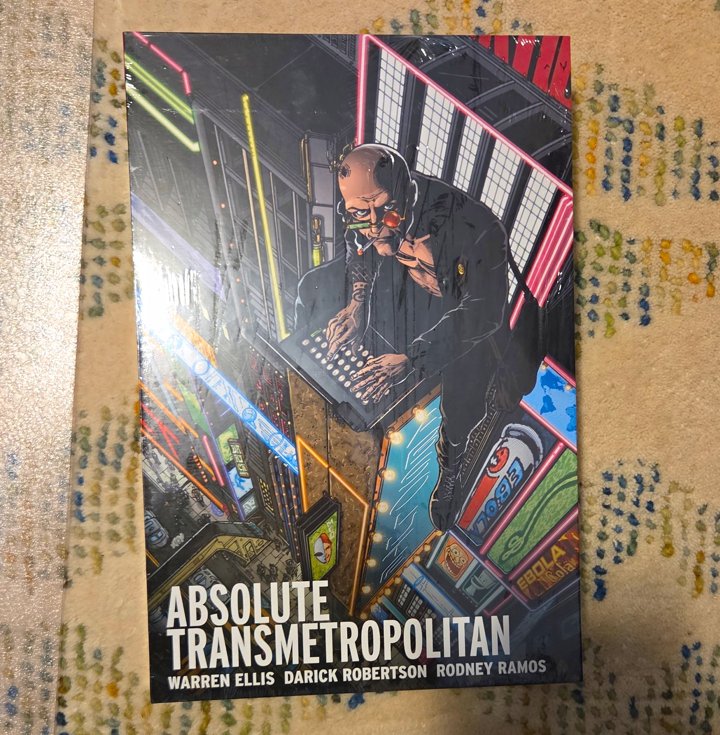 Absolute Transmetropolitan Vol 1 HC Graphic Novel Vertigo Ellis Robertson Ramos