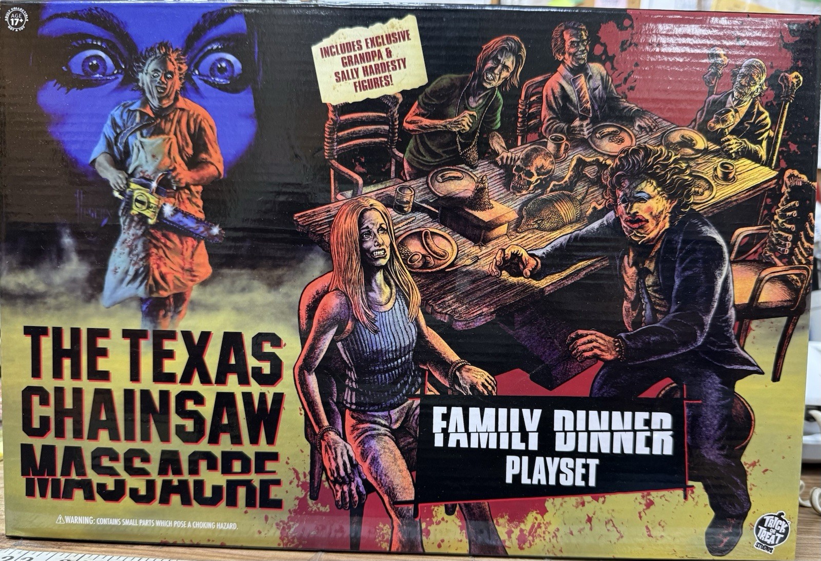 Nuovo TOTS The Texas Chainsaw Massacre Dinner Scene 5" Figure Playset con 2 personaggi