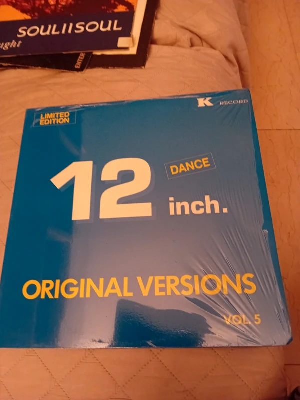 12 inch original version. Keep on dancing