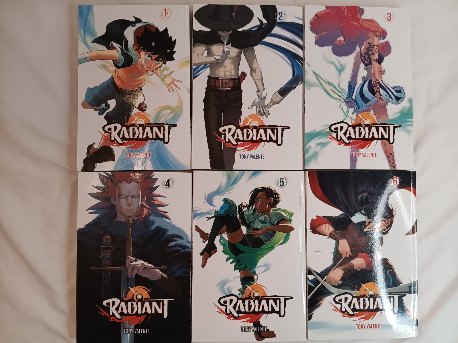 Radiant Manga Book Lotto Vols 1-6 di Tony Valente, Viz Media Edizione Inglese