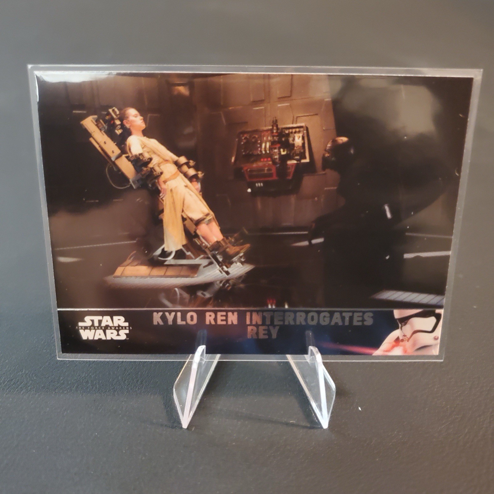 2016 Topps Star Wars: Il Risveglio della Forza Serie 2 Kylo Ren interroga Rey