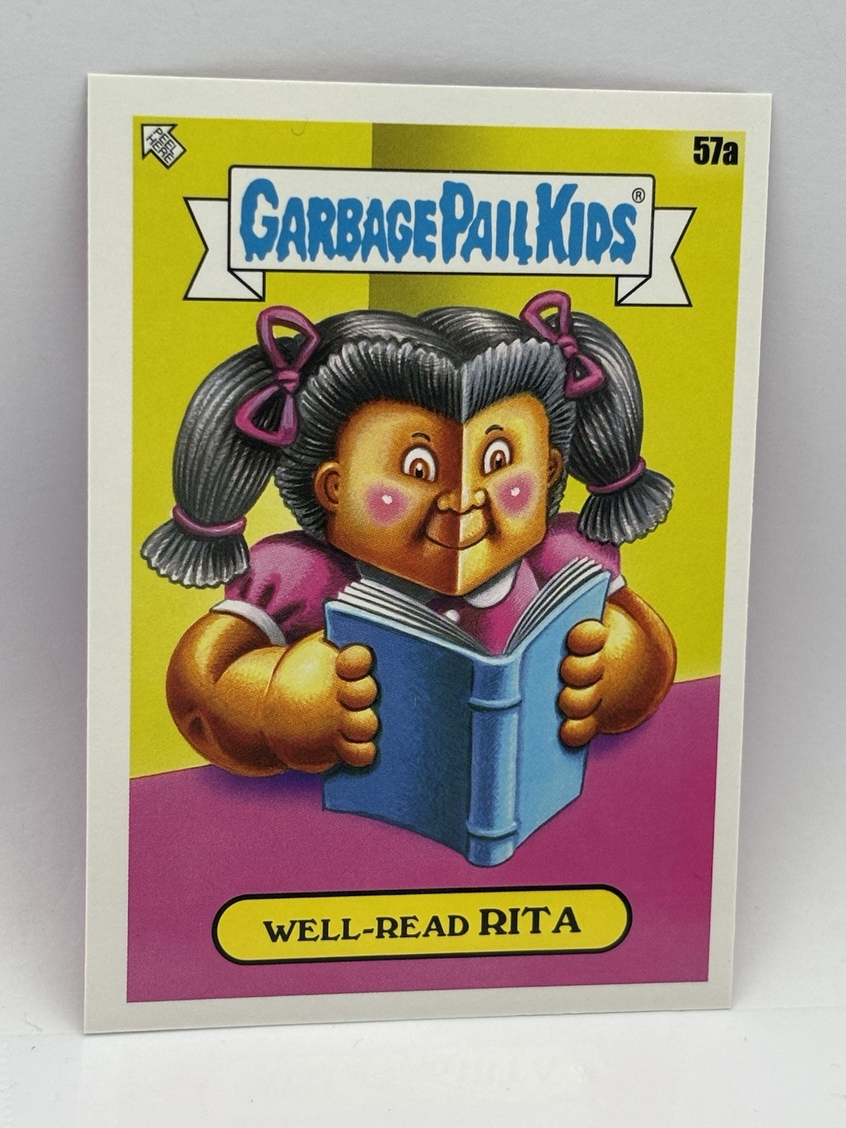 Adesivo Rita 2022 Spazzatura Secchio Bambini Bookworms Ben Letto #57a