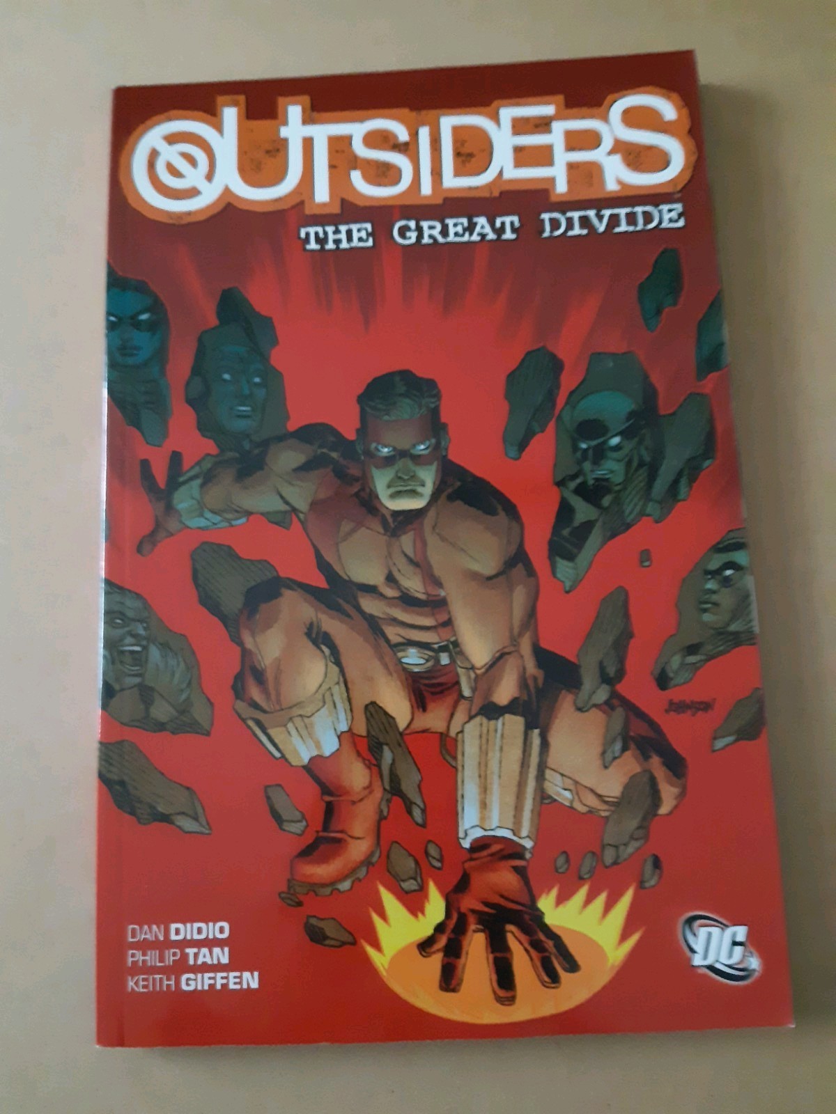 DC Comics Outsiders The Great Divide TPB Graphic Novel Good Used Condition