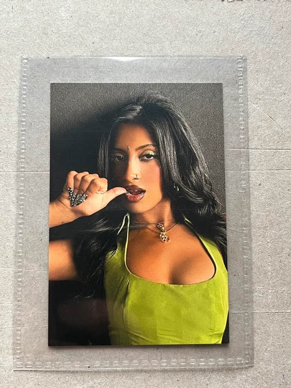[réservé] Photocard officielle Lara