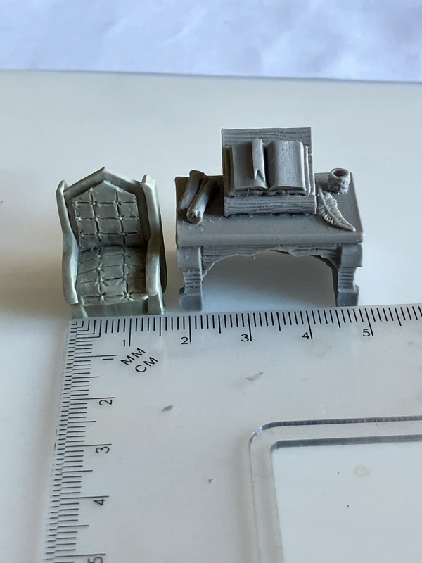 A377# - resin miniature- Desk & High Back Chair