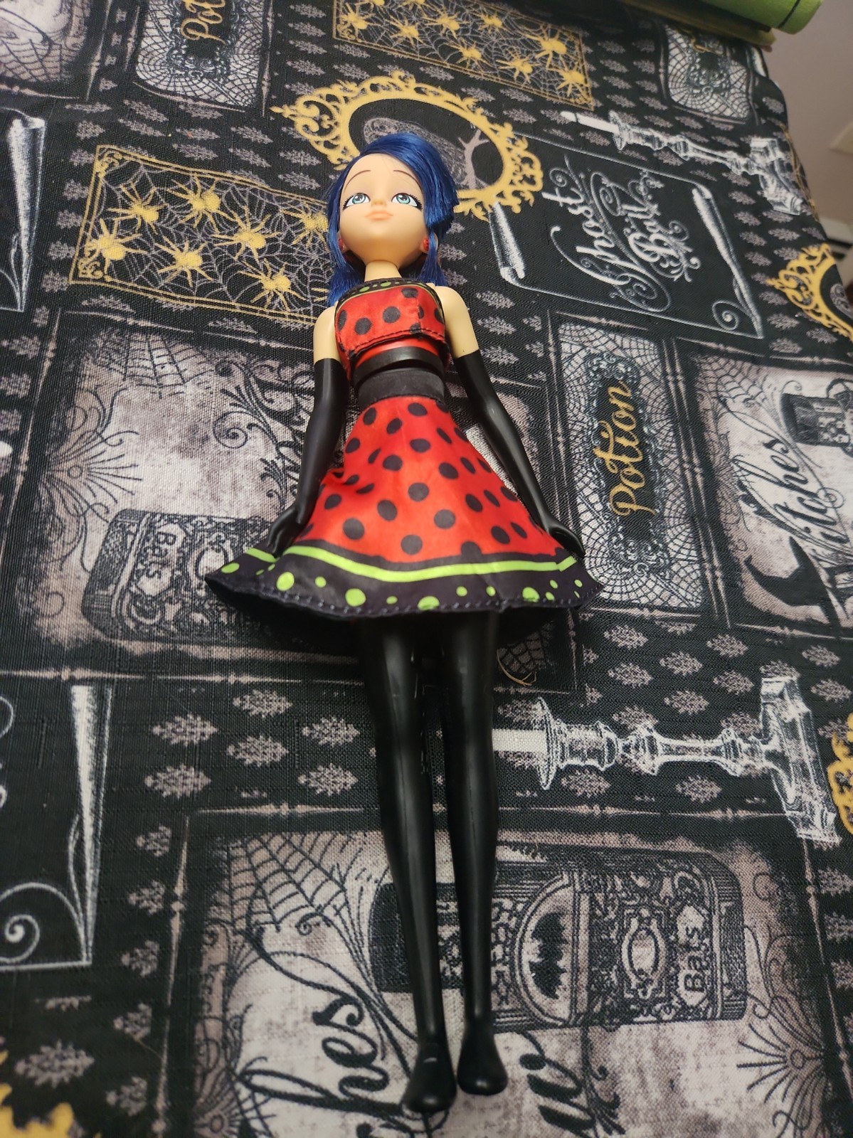 Miraculous Hero Switch Ladybug 10.5" Fashion Doll Playmates Toys Dress Switches!