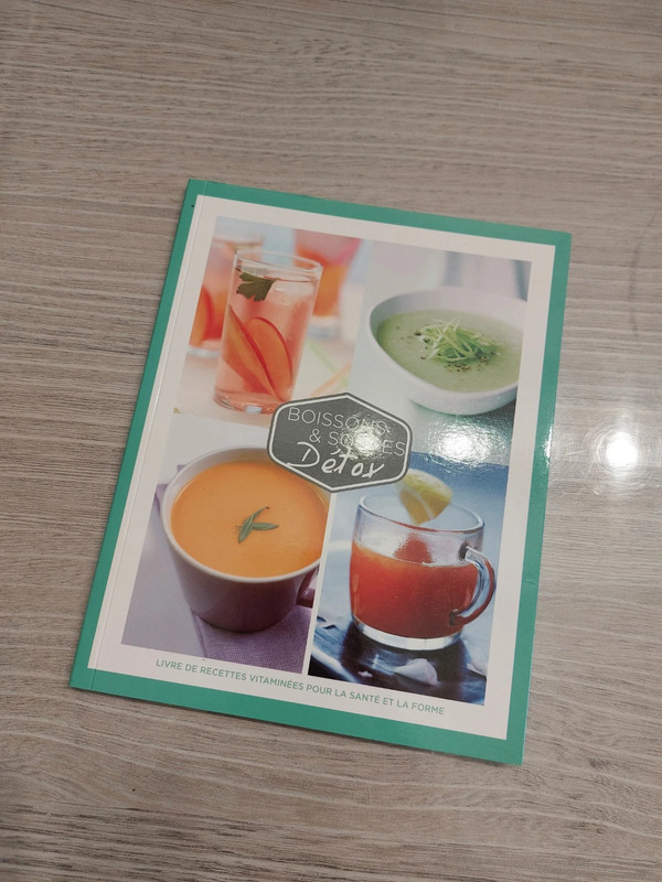 Livre de recettes de cuisine Boissons et soupes detox