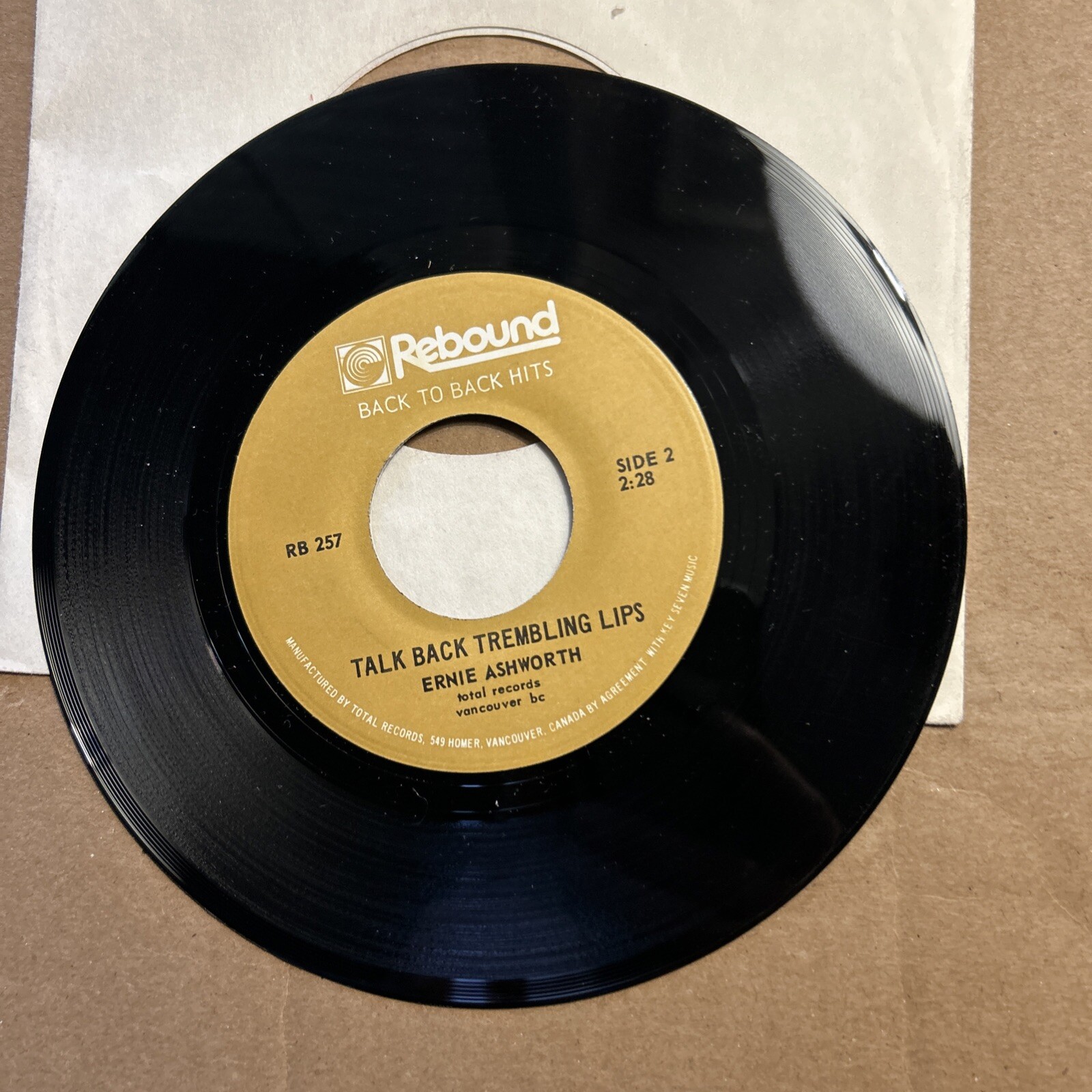 Ernie Ashworth everybody but me/talk back trembling lips rebound back to Hits 45