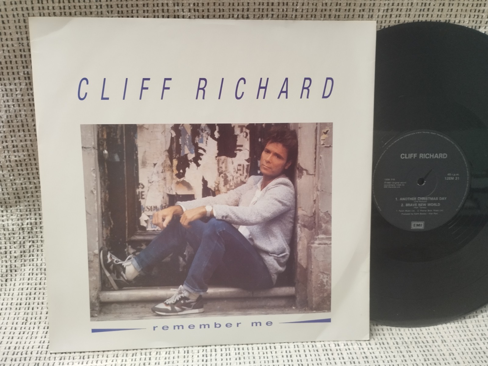 Cliff Richard, Maxi 12", Remember Me , 3 titres , UK  87  EX 